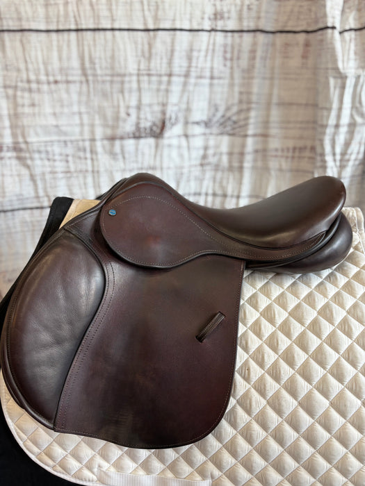 County Innovation Jump Saddle 17.5” – High-Quality Used
