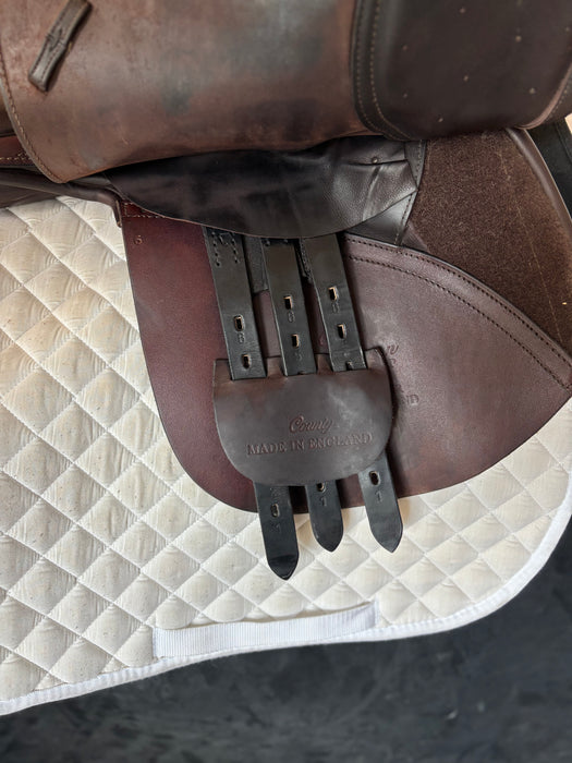 County Innovation Jump Saddle 17.5” – High-Quality Used