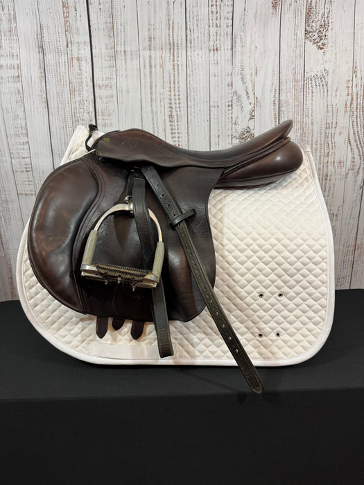 Used 2005 County Conquest Jump Saddle 17"