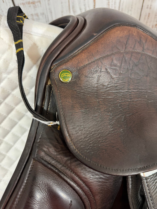 Used 2005 County Conquest Jump Saddle 17"