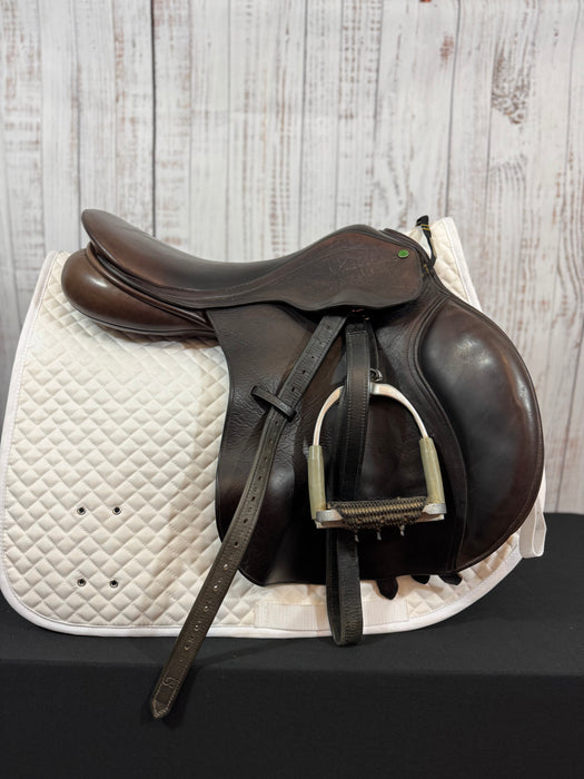 Used 2005 County Conquest Jump Saddle 17"