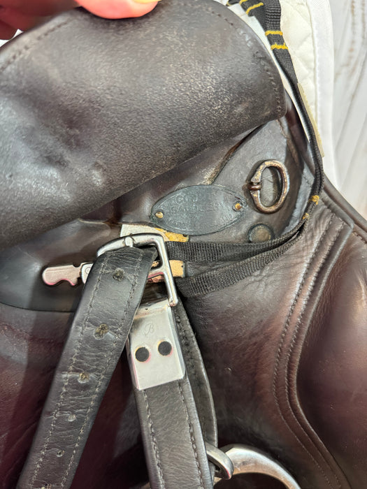 Used 2005 County Conquest Jump Saddle 17"