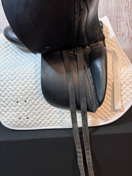 Used Stubben Maestoso 17" Dressage Saddle