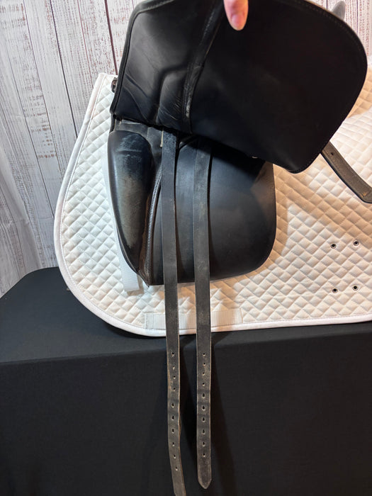 Used Stubben Maestoso 17" Dressage Saddle