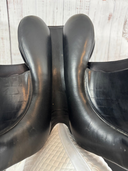 Used 2007 18" Prestige Optimax Dressage Saddle