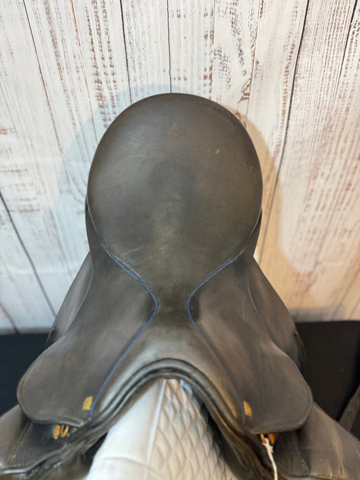 Used International Saddlery Dressage Saddle - 17.5" Medium Tree