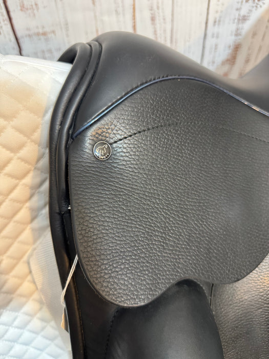 2022 16.5" County Epiphany dressage saddle