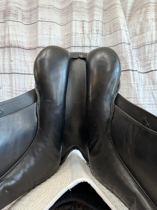 Sommer Novelle Dressage Saddle 17.5"
