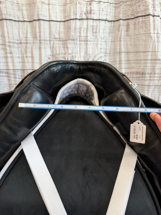 Sommer Novelle Dressage Saddle 17.5"