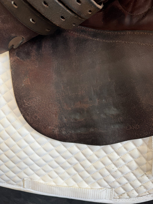 Ainsley Pro National 17" close contact saddle