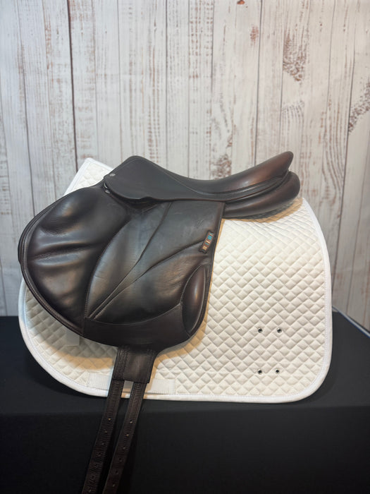 Used Voltaire Lexington Jump Saddle 17.5"