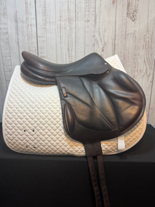 Used Voltaire Lexington Jump Saddle 17.5"