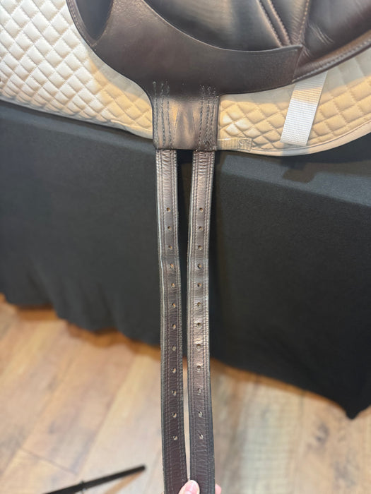 Used Voltaire Lexington Jump Saddle 17.5"