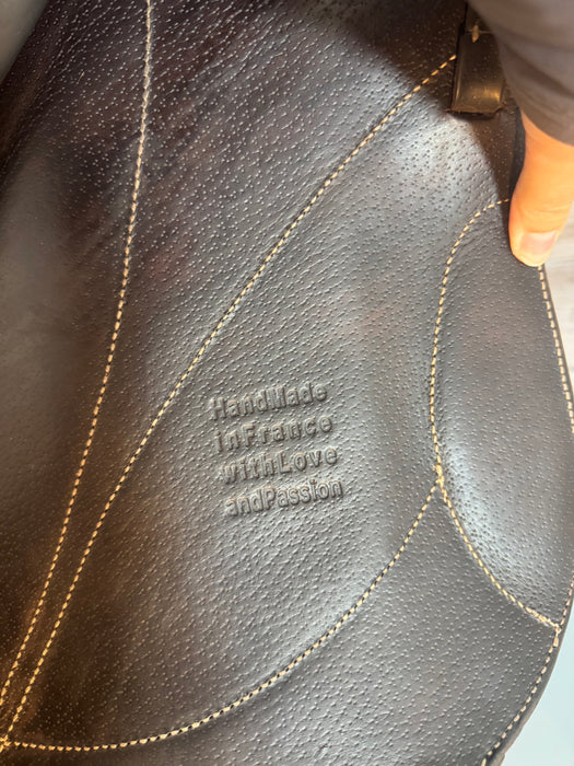Used Voltaire Lexington Jump Saddle 17.5"
