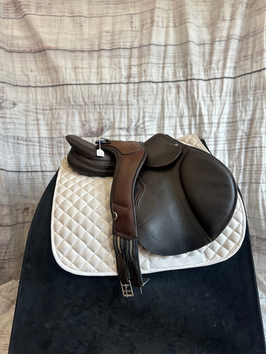 USED Antares Jump Saddle With Girth 17.5"