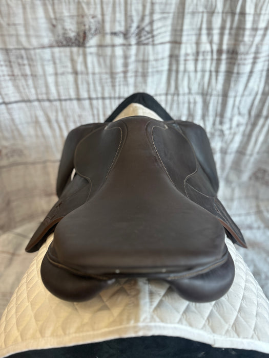 USED Antares Jump Saddle With Girth 17.5"