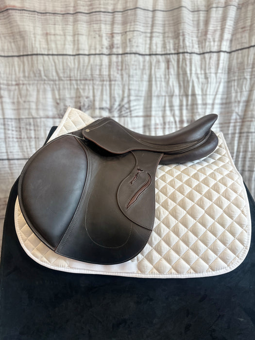 USED Antares Jump Saddle With Girth 17.5"