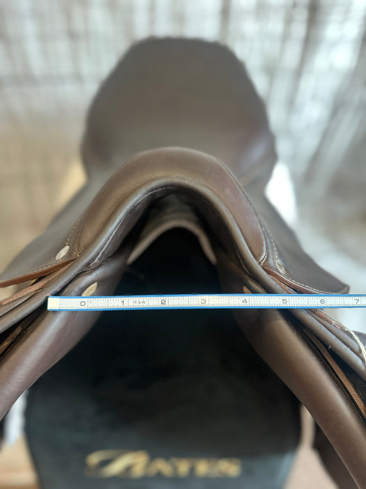 USED Antares Jump Saddle With Girth 17.5"