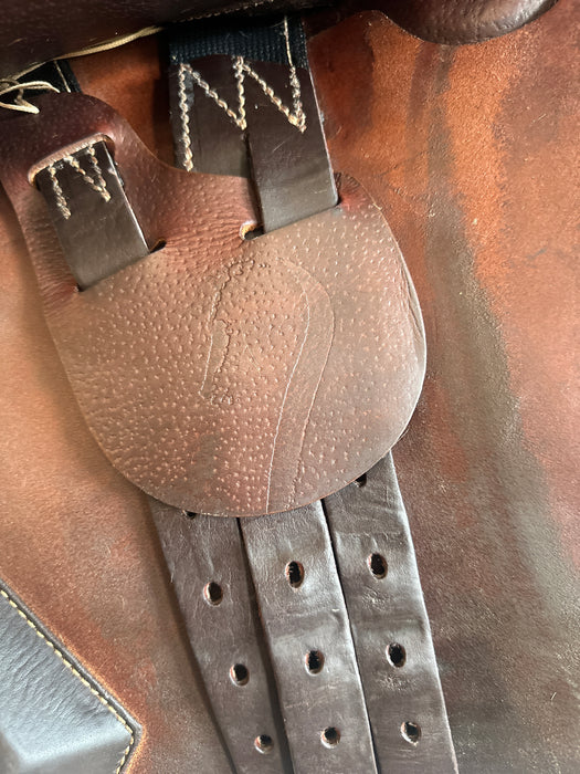 USED Antares Jump Saddle With Girth 17.5"