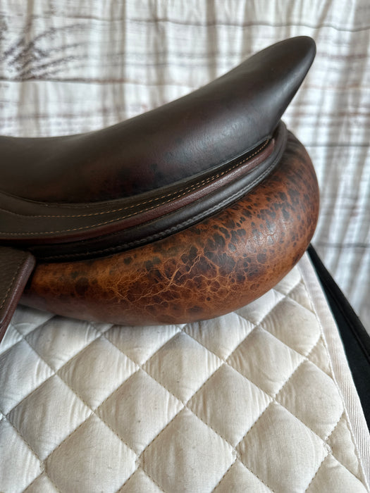 CWD 17.5 inch jump saddle SE02