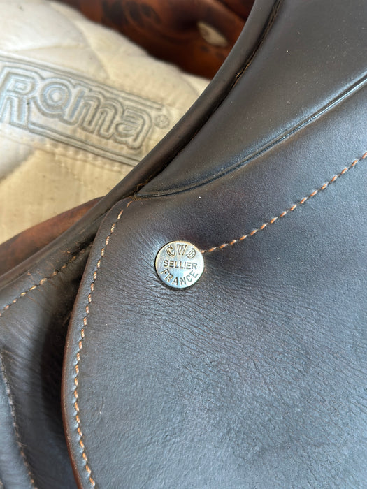 CWD 17.5 inch jump saddle SE02