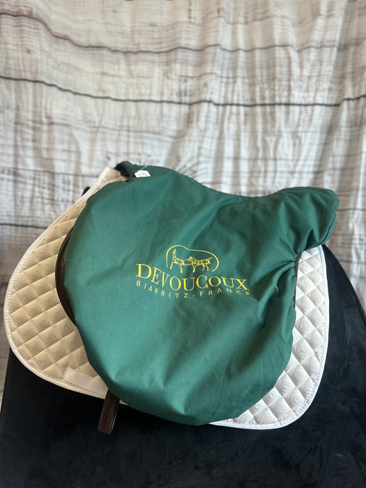 2014 Devoucoux jump saddle 17"
