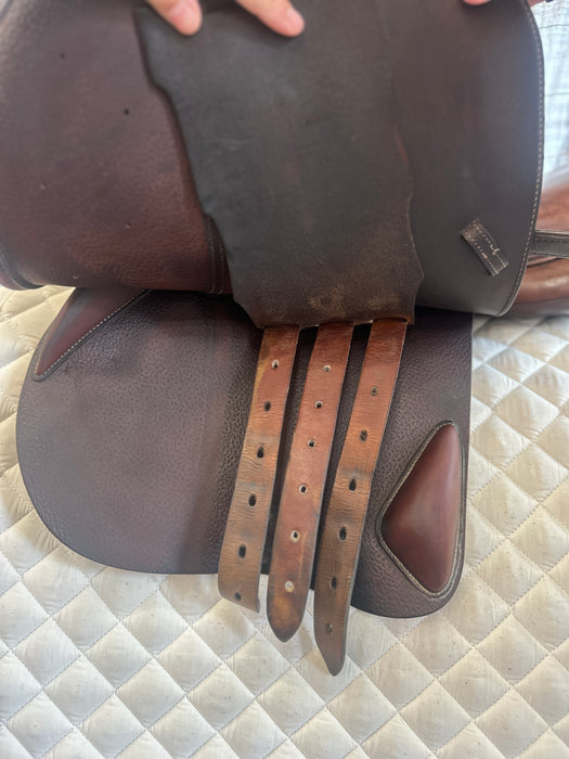 2014 Devoucoux jump saddle 17"