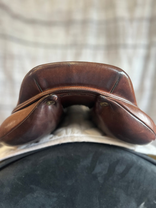 2014 Devoucoux jump saddle 17"