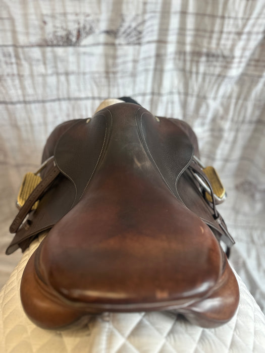 2014 Devoucoux jump saddle 17"