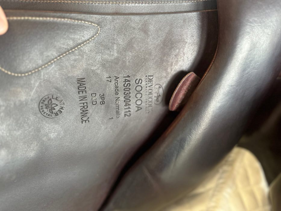 2014 Devoucoux jump saddle 17"