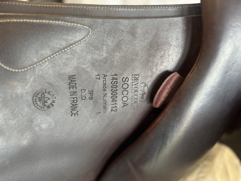 2014 Devoucoux jump saddle 17"