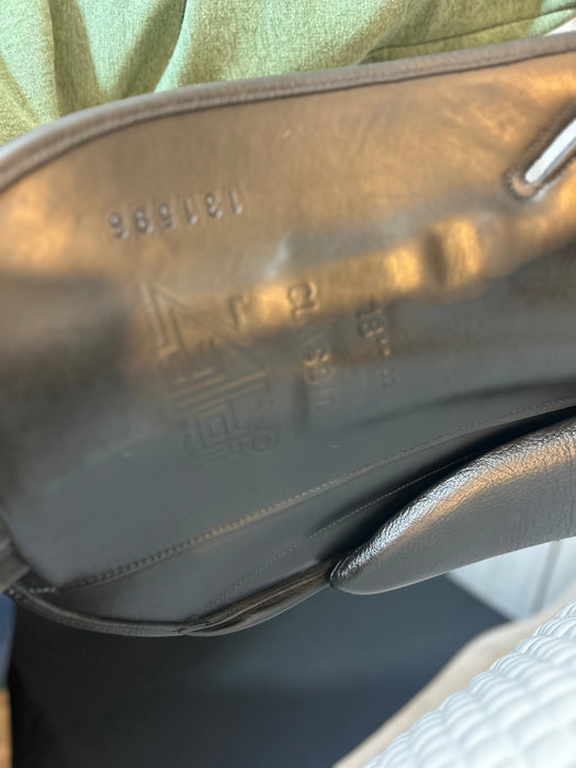 Used 2013 Zaldi Classic Dressage Saddle 18" Wide