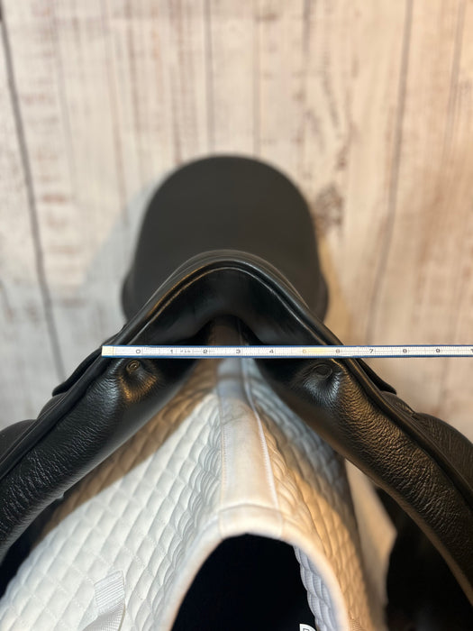 Used 2013 Zaldi Classic Dressage Saddle 18" Wide