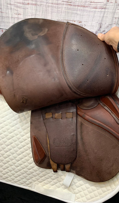 Used CWD 18" Jump Saddle