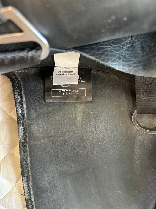 Thorowgood T4 MDM Dressage saddle