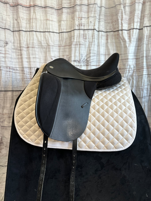 Thorowgood T4 MDM Dressage saddle