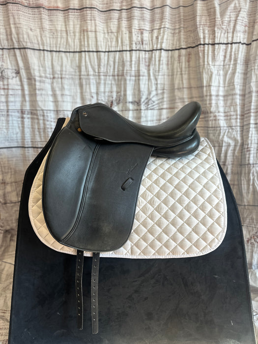 USED 18" M Toulouse Aachen Dressage Saddle + cover+ key