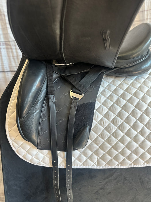 USED 18" M Toulouse Aachen Dressage Saddle + cover+ key