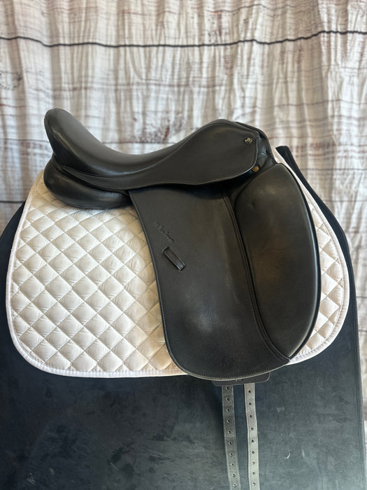 USED 18" M Toulouse Aachen Dressage Saddle + cover+ key