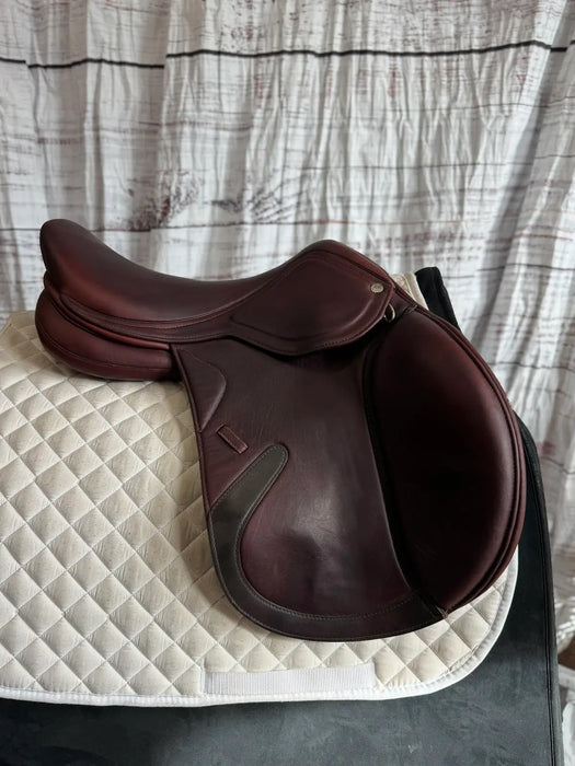 Used 18" Merida Jump Saddle
