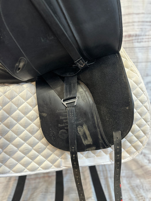 Used Aires De Haute Dressage Saddle 18"