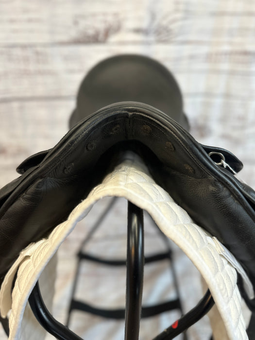 Used Aires De Haute Dressage Saddle 18"