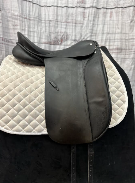 USED OTTO Schumacher Marienheide Dressage Saddle 17"
