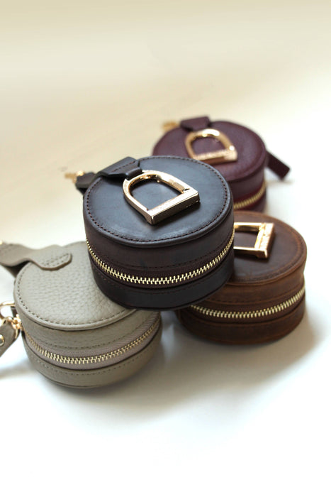 Oakbark & Chrome - Stirrup Accessory Keeper in Havana