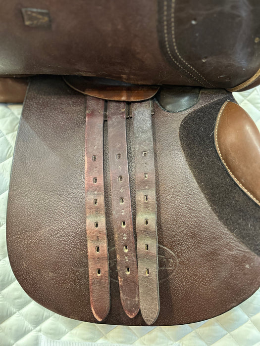 Used Pinnacle Close Contact 17" Saddle