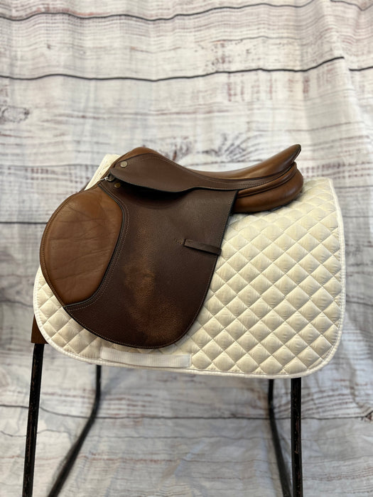 Used Pinnacle Close Contact 17" Saddle