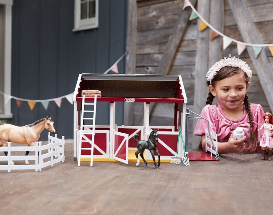 Breyer® Summer Springs Country Stable